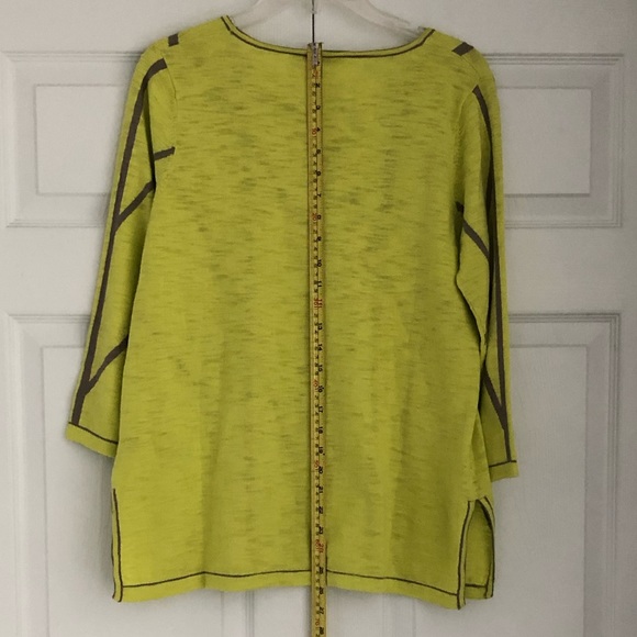 Top - Picture 2 of 4